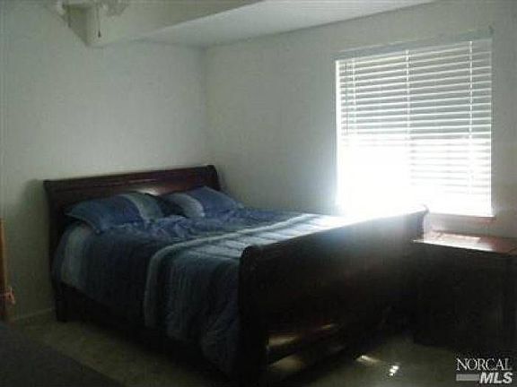 5th image of 3214 Montclair Ave