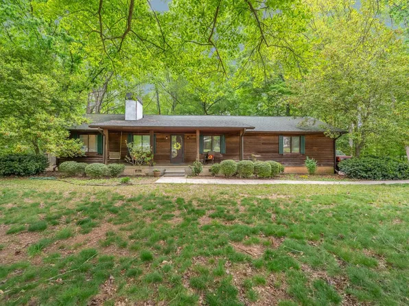 40 Sesame St, Laurens, SC 29360