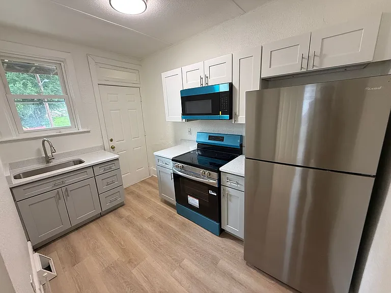 74 Pasadena Street — Photo 12