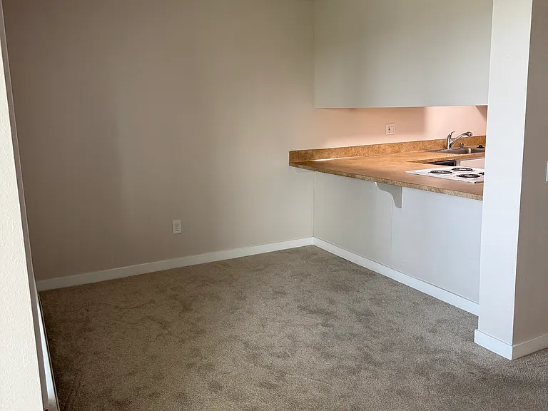 dining room with eating bar