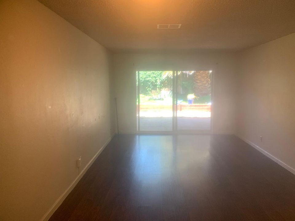 1st image of 2208 Manzanita Way