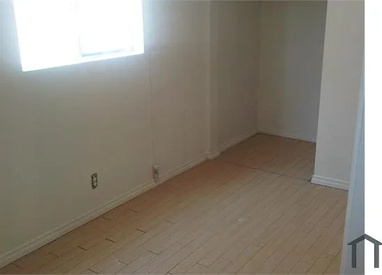 1037 E 7th St #1 — Photo 16
