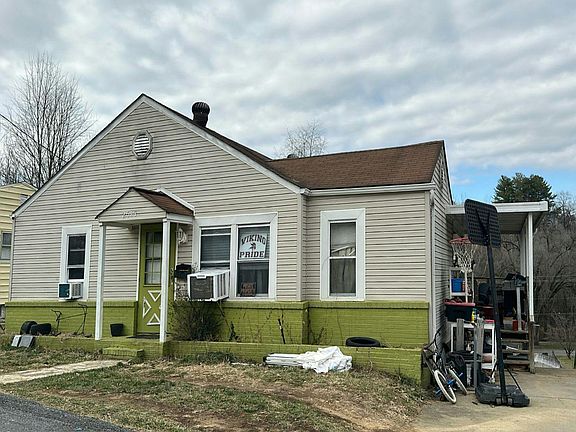 2nd image of 2513 Bay St