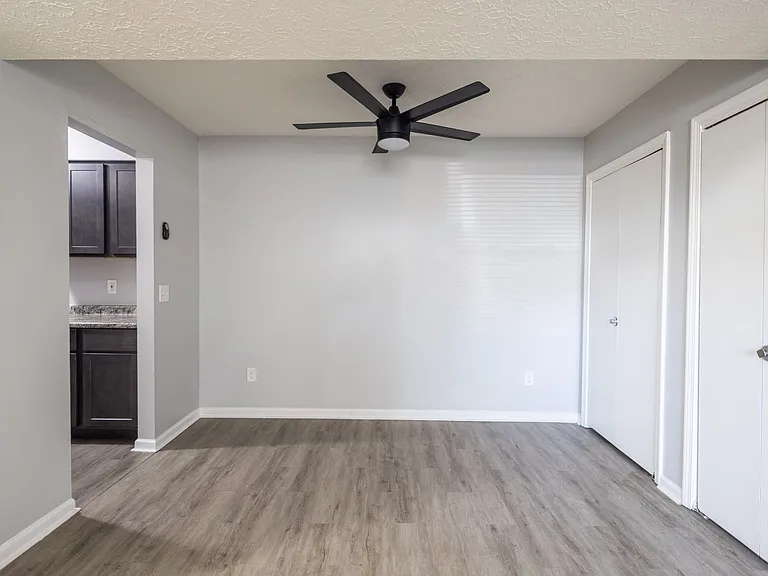 Grant Street Apartments — Photo 37
