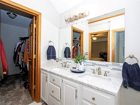 5th image of 1585 Wedgewood Way