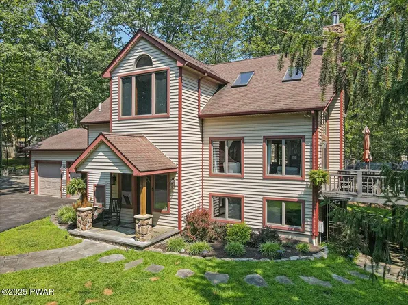 1014 E View Dr, Lake Ariel, PA 18436