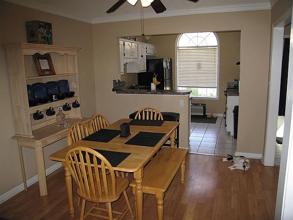 3rd image of 2220 Lake Springs Ln