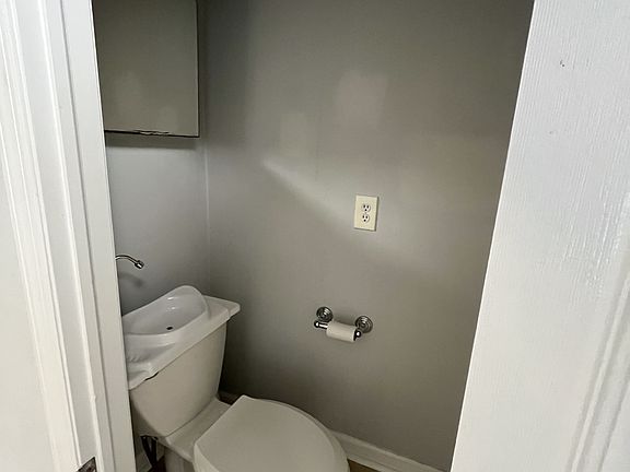 5th image of 118 Linden Ave