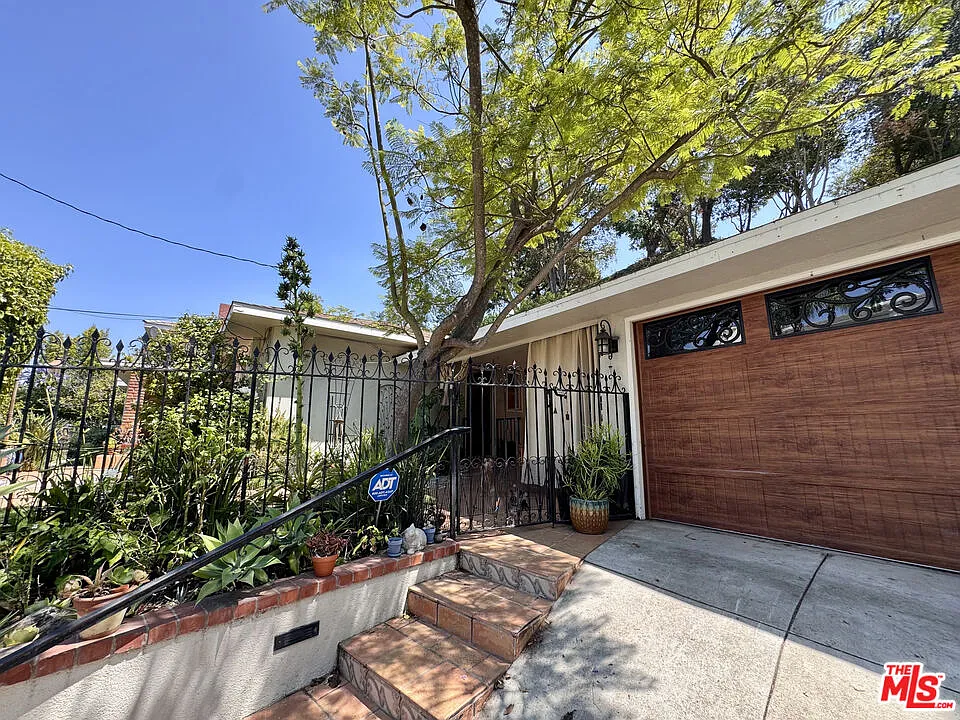 1 bed, 1.0 bath, $3,000 — Photo 2