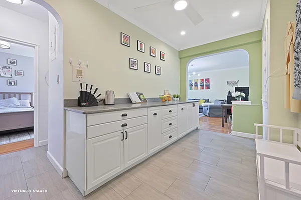Sold by Poljan Properties Inc. | media 5