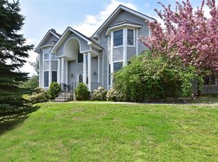 78 Roundabend Rd, Tarrytown, NY 10591