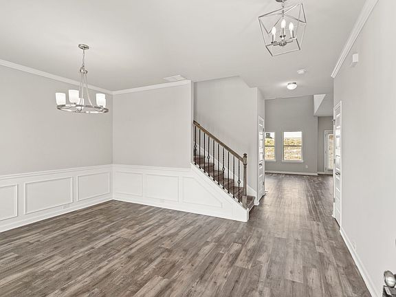 2nd image of 2363 Bear Mountain St