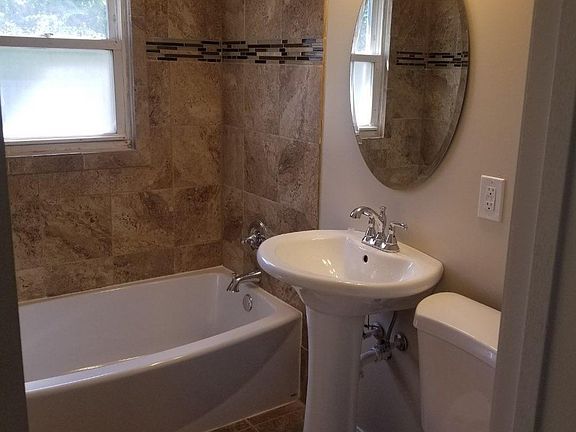4th image of 1760 W Lafond Ave #2