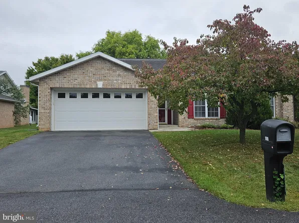 959 Geyer Dr, Chambersburg, PA 17201