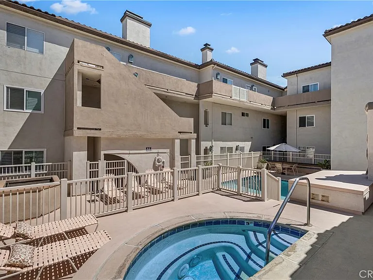 1516 Pacific Coast Hwy #304 — Photo 23