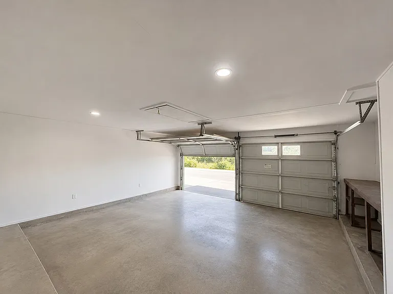 9006 Lodge Ct — Photo 13