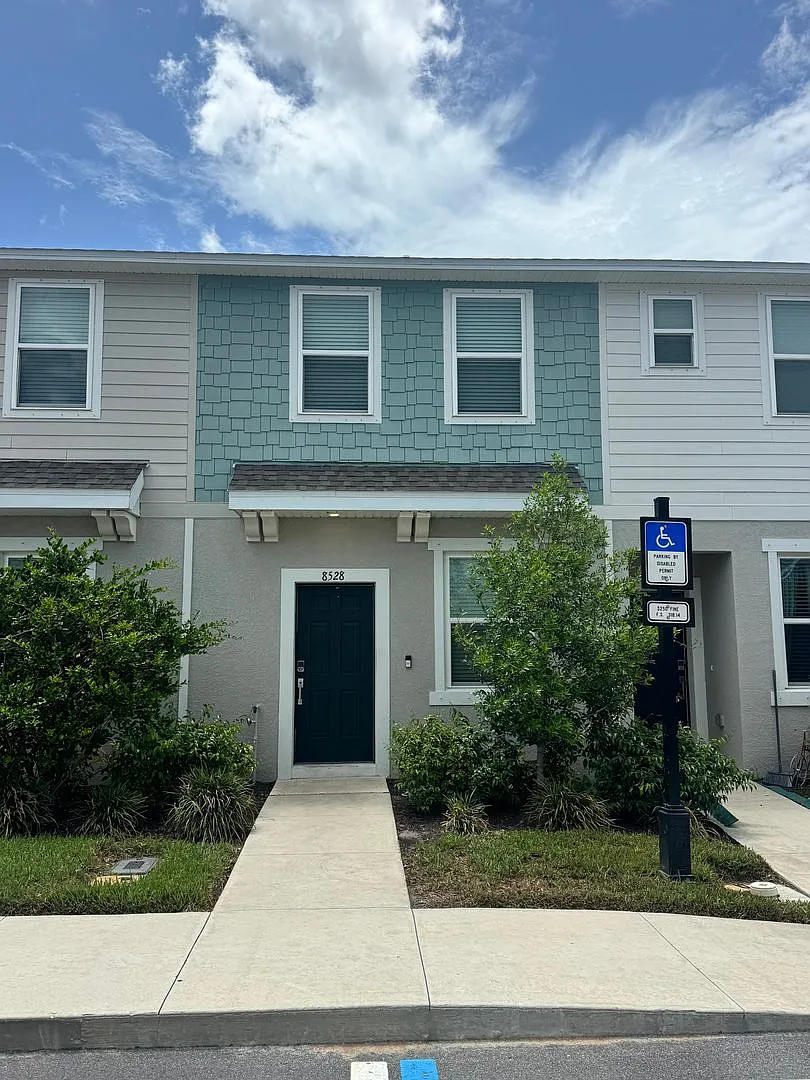Modern 2-Bedroom, 2.5-Bathroom Townhome in the Skye Ranch Community — Photo 1