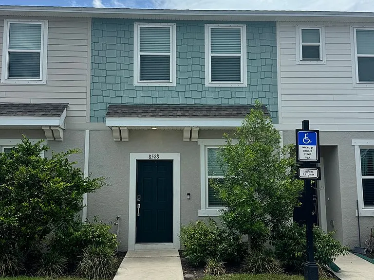 8528 Daybreak St — Photo 1