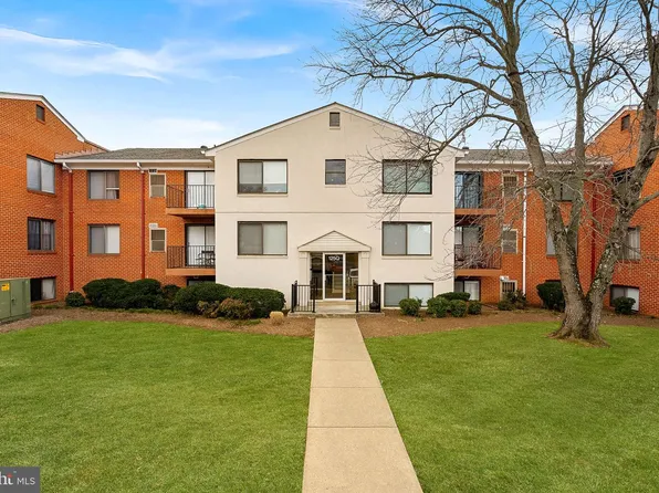 125 Driveway Clubhouse Q, Leesburg, VA 20175