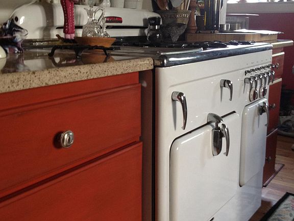 Cooking with the Vintage Gas Stove