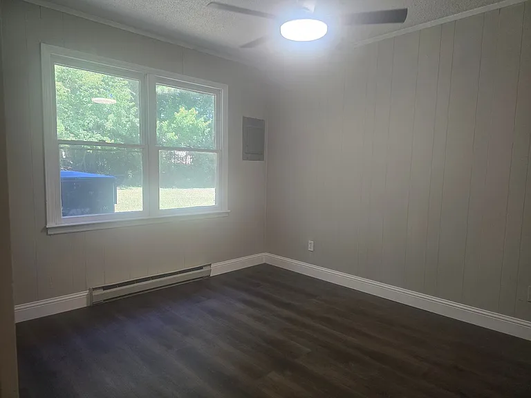 506 Lake Dr — Photo 8