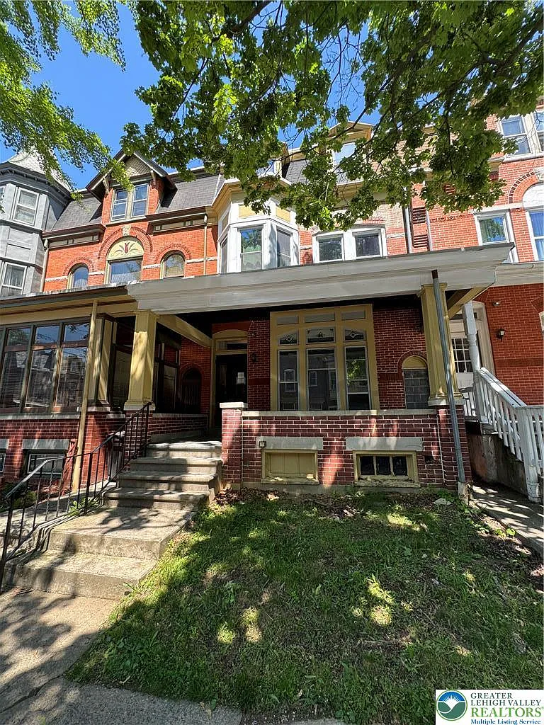 1 bed, 1.0 bath, 1100 sqft, $1,395 — Photo 1