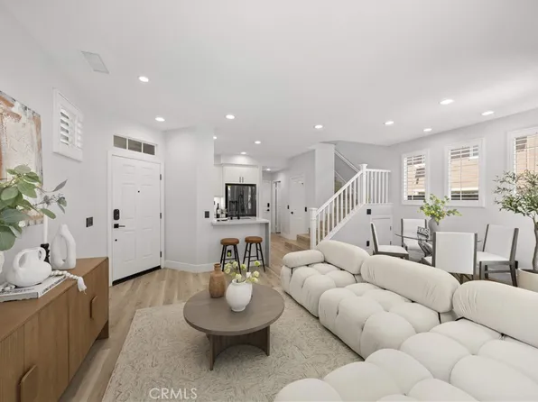 328 Flyers Ln, Tustin, CA 92782