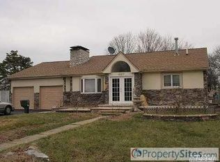 427 Spangle Dr, North Babylon, NY 11703