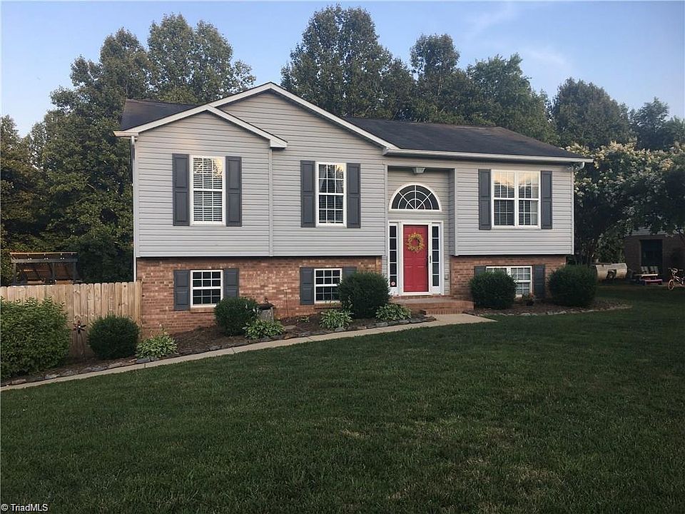 1st image of 224 Woodbridge Dr