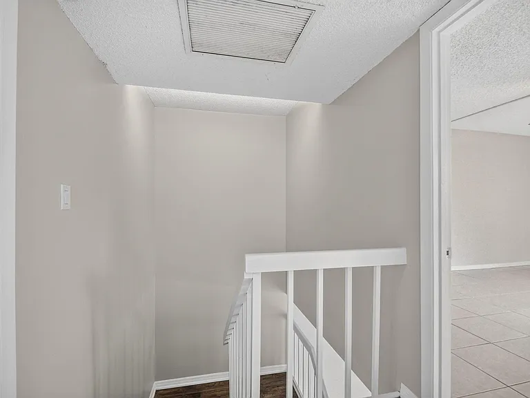744 Springdale Cir — Photo 22