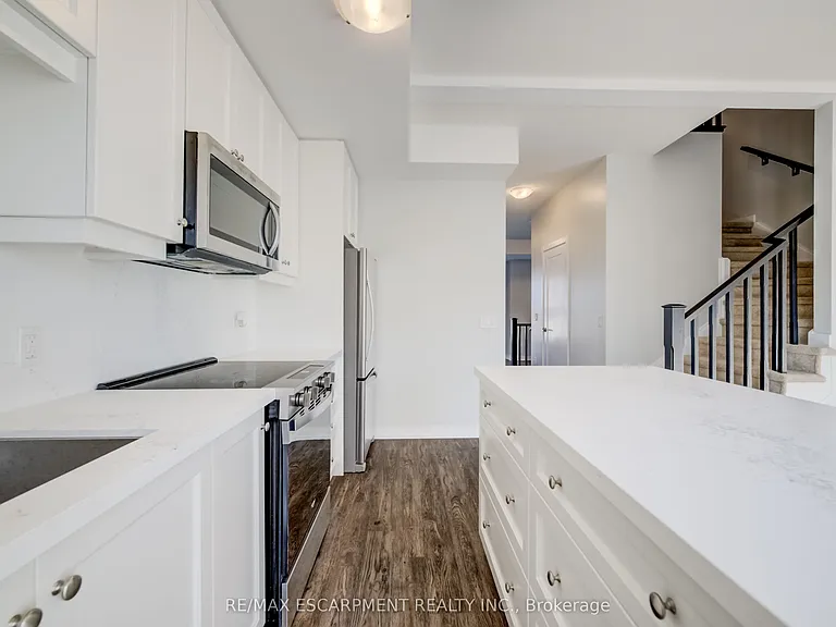 247 Burke St — Photo 17