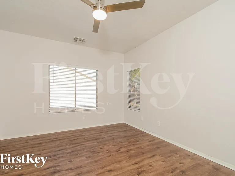13030 W Windrose Dr — Photo 8