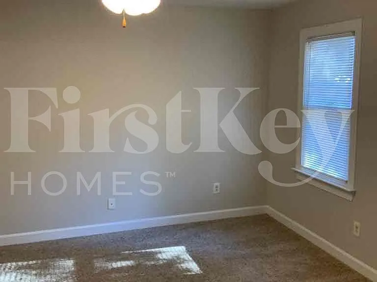 1395 Oakengate Dr — Photo 9