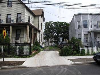 2nd image of 935 Tilden St