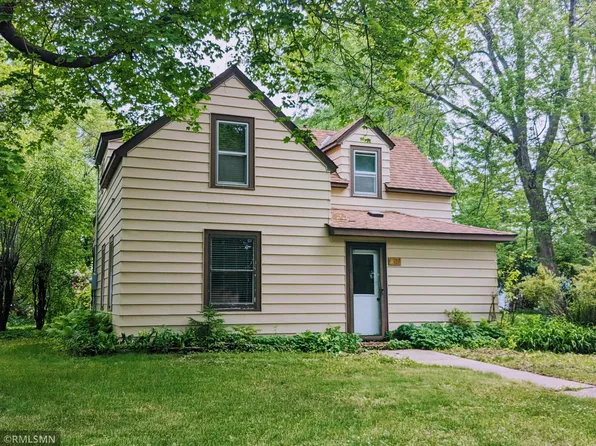 611 S 10th St, Bird Island, MN 55310