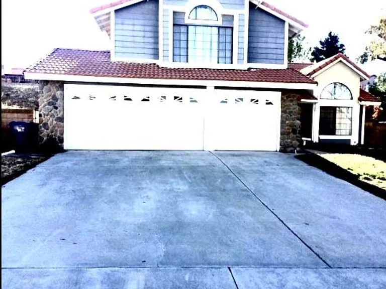 4752 Grandview Dr — Photo 12