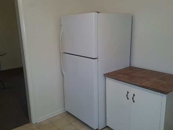 5th image of 3101 E Oak St