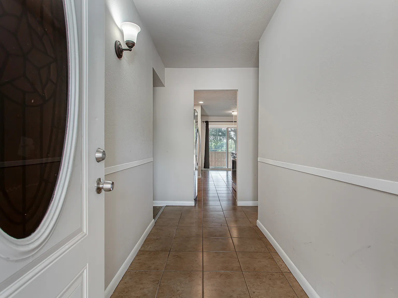 3 bed, 1430 sqft, $2,100 — Photo 3