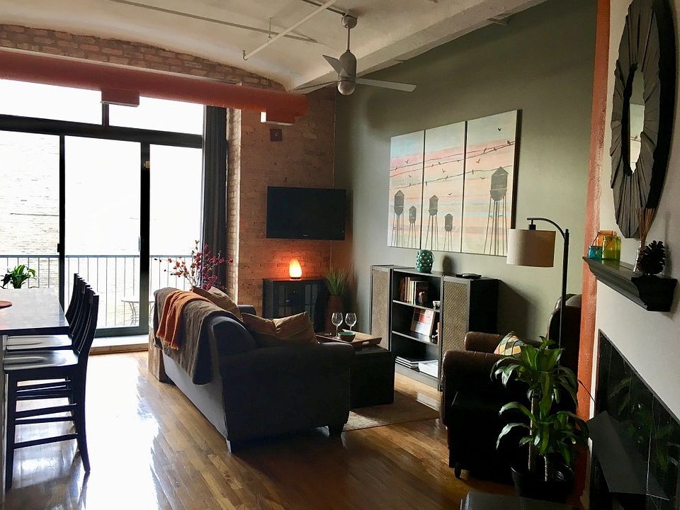 1st image of 1322 S Wabash Ave #C2