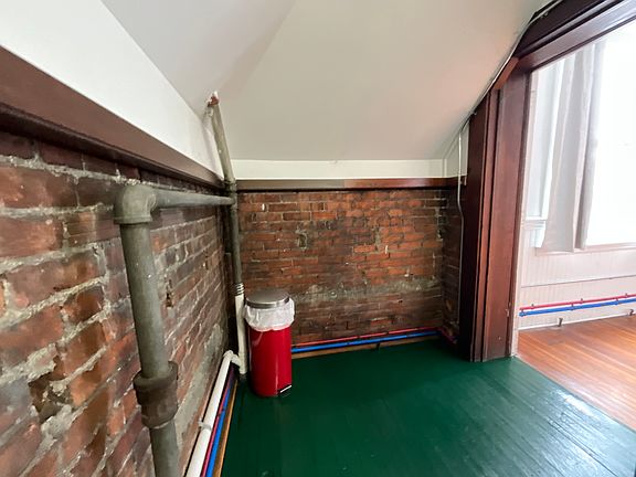 3rd image of 8-755 Mahoning Ave
