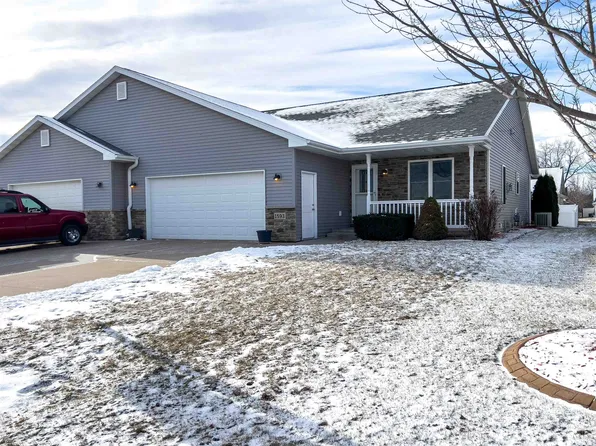 1593 Redwing Dr, Neenah, WI 54956