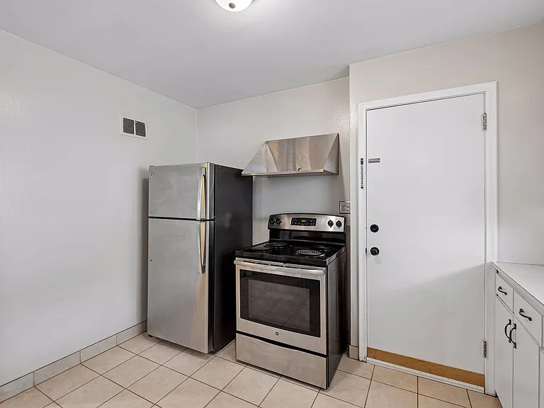 1664 Ford Pkwy #U — Photo 2