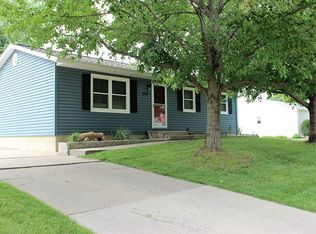 919 5th St #A, Hampton, IL 61256