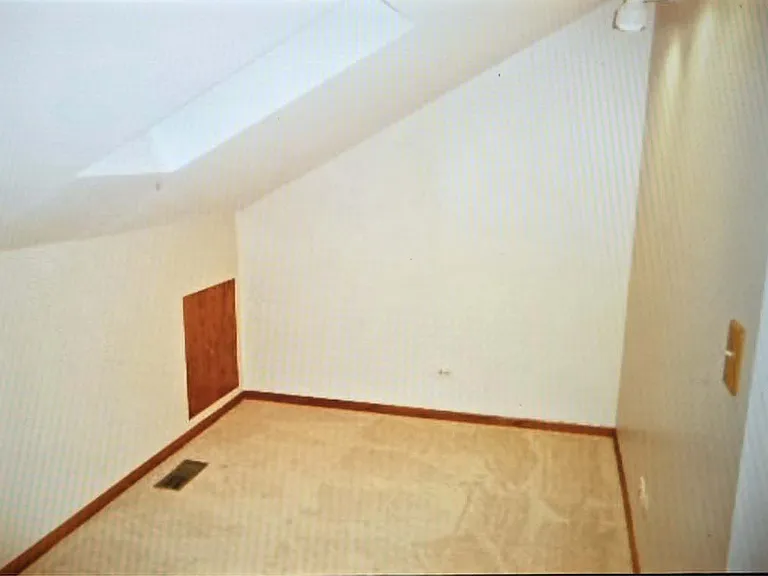 1733 Howe Ln — Photo 10