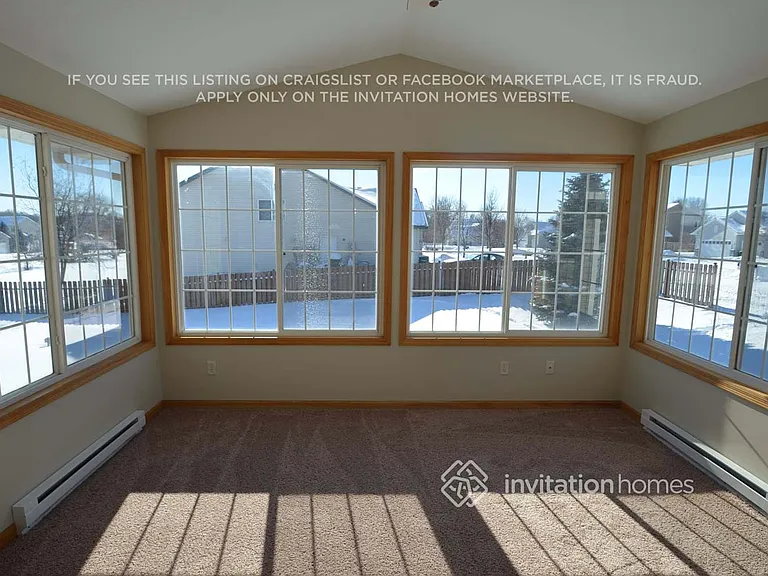 930 118th Ln NE — Photo 5