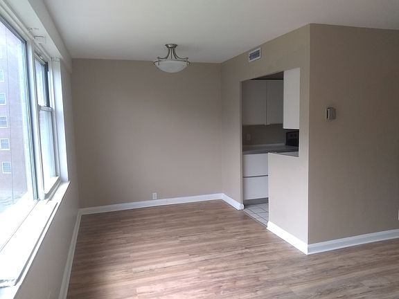 4th image of 11850 Edgewater Dr APT 313
