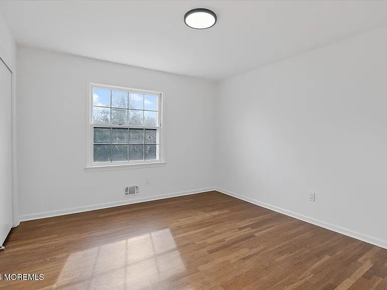 15 Harbor Ct — Photo 25