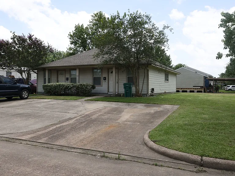 402 Trichelle St #A — Photo 2
