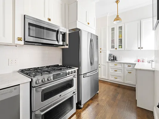 Sold by Compass | media 17