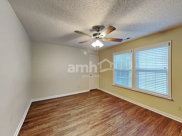 5631 Hammermill Dr — Photo 22